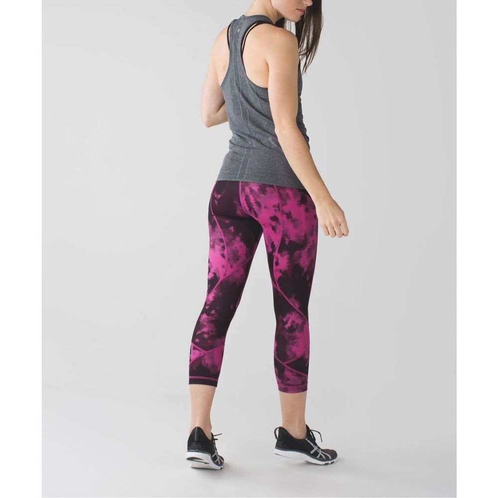 Lululemon Pace Rival Crop *Full-On Luxtreme Blooming Pixie Raspberry Black / Ras
